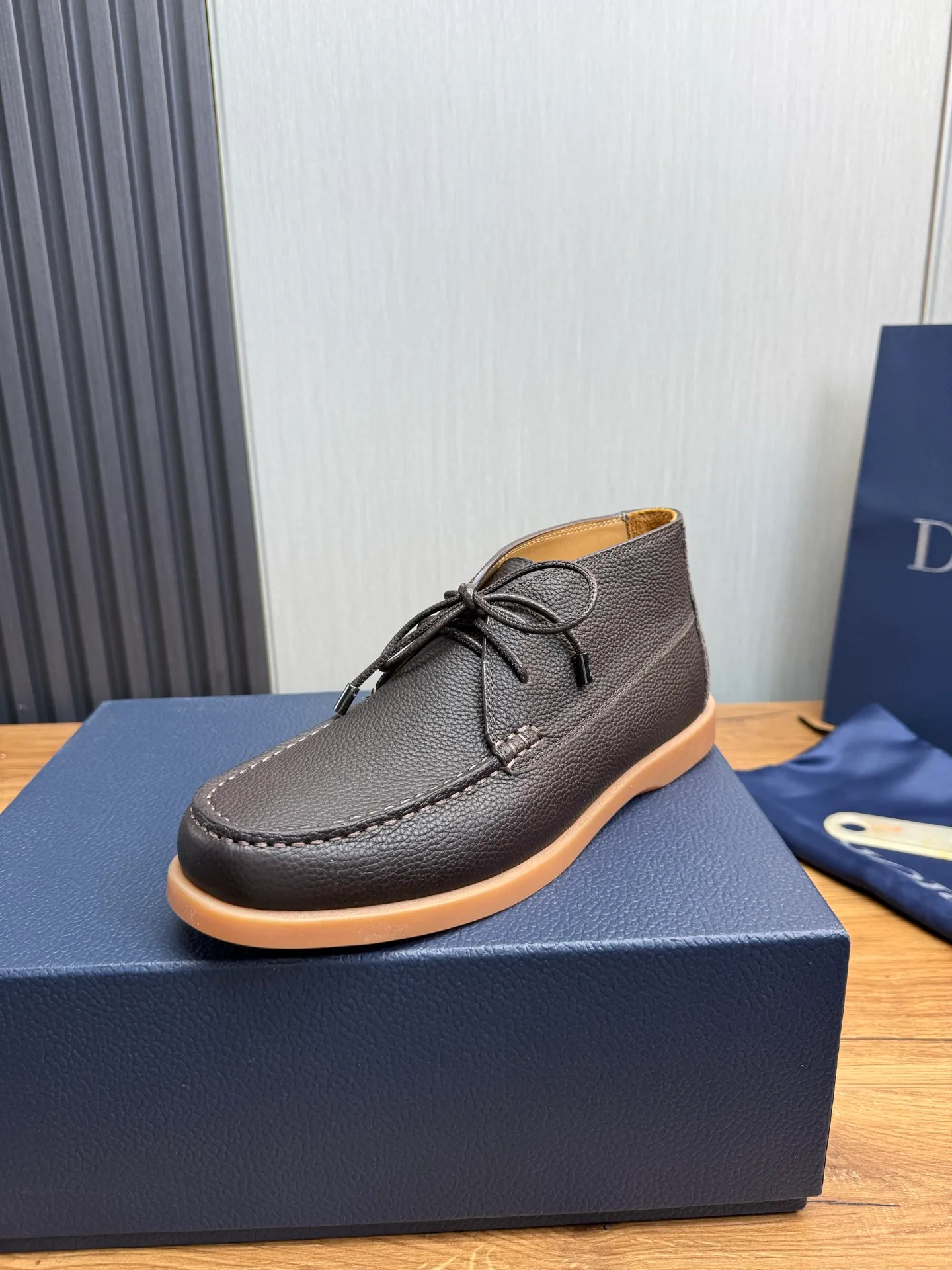 Factory price 620💰 [Dior] Men’s official website na hot sale🔥Imported cowhide + cowhide lining. Original rubber wear-resistant outsole. High quality shipment ⬆️Code number 38-44, (45 customized)